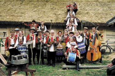 Szkolny zespół pieśni i tańca Apis