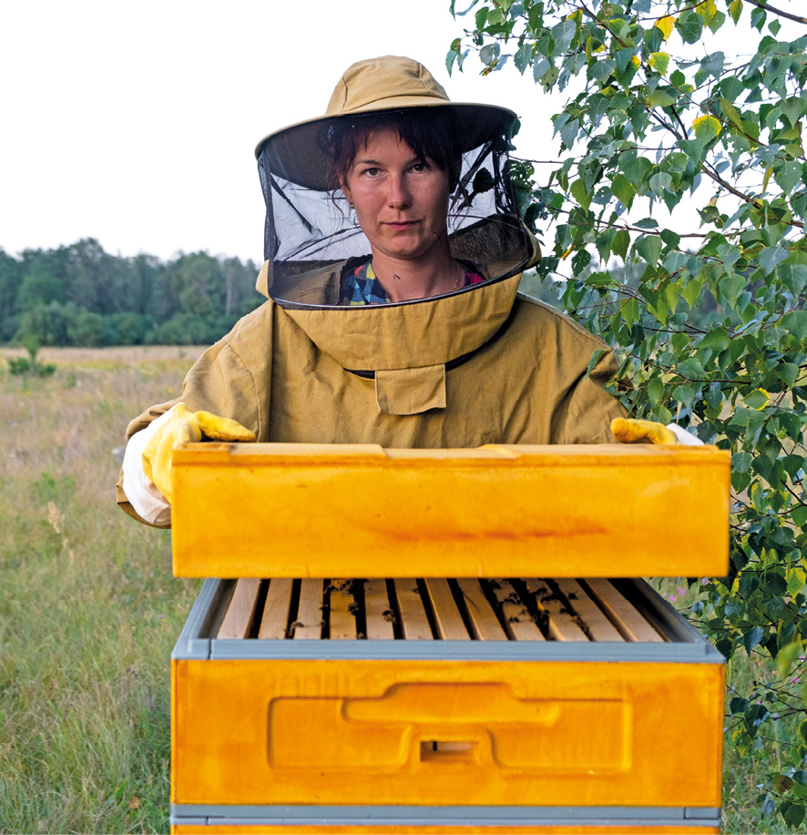 pszczelarstwo kobiecym okiem