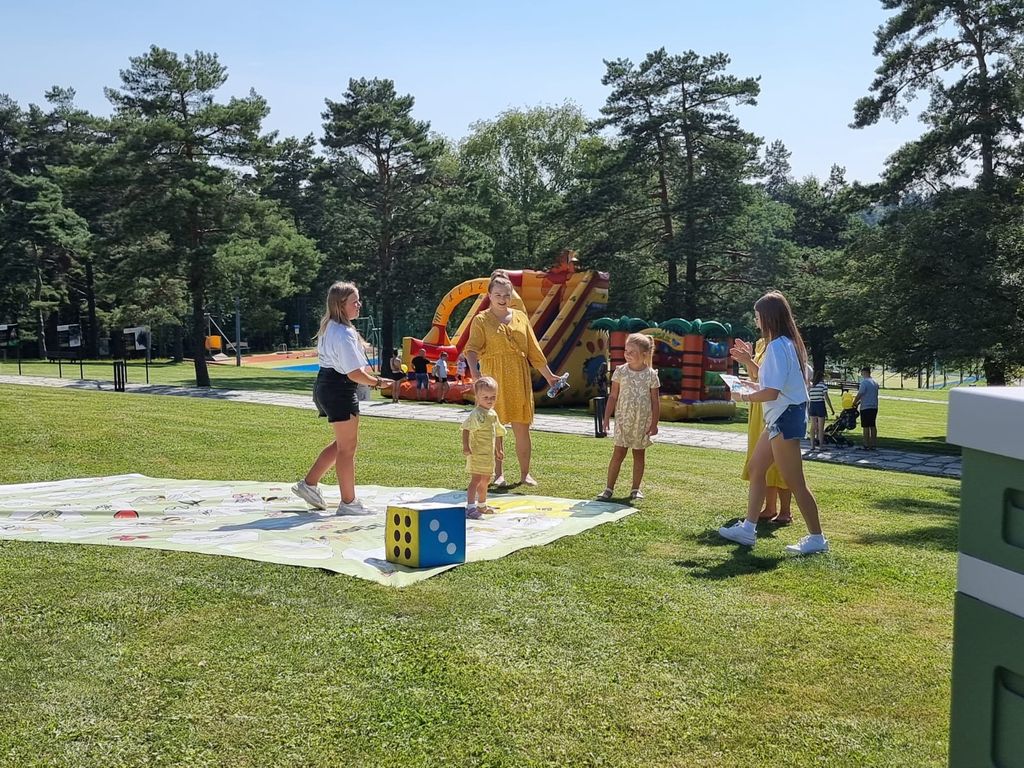 otwarcie pasieki na terenie hotelu Arłamów